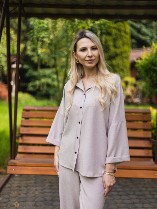 Komplet damski 2-częściowy Soft Flow, jasny beż – bluzka oversize i szerokie spodnie